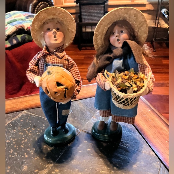 Byers’ Choice Harvest Boy and Girl Couple